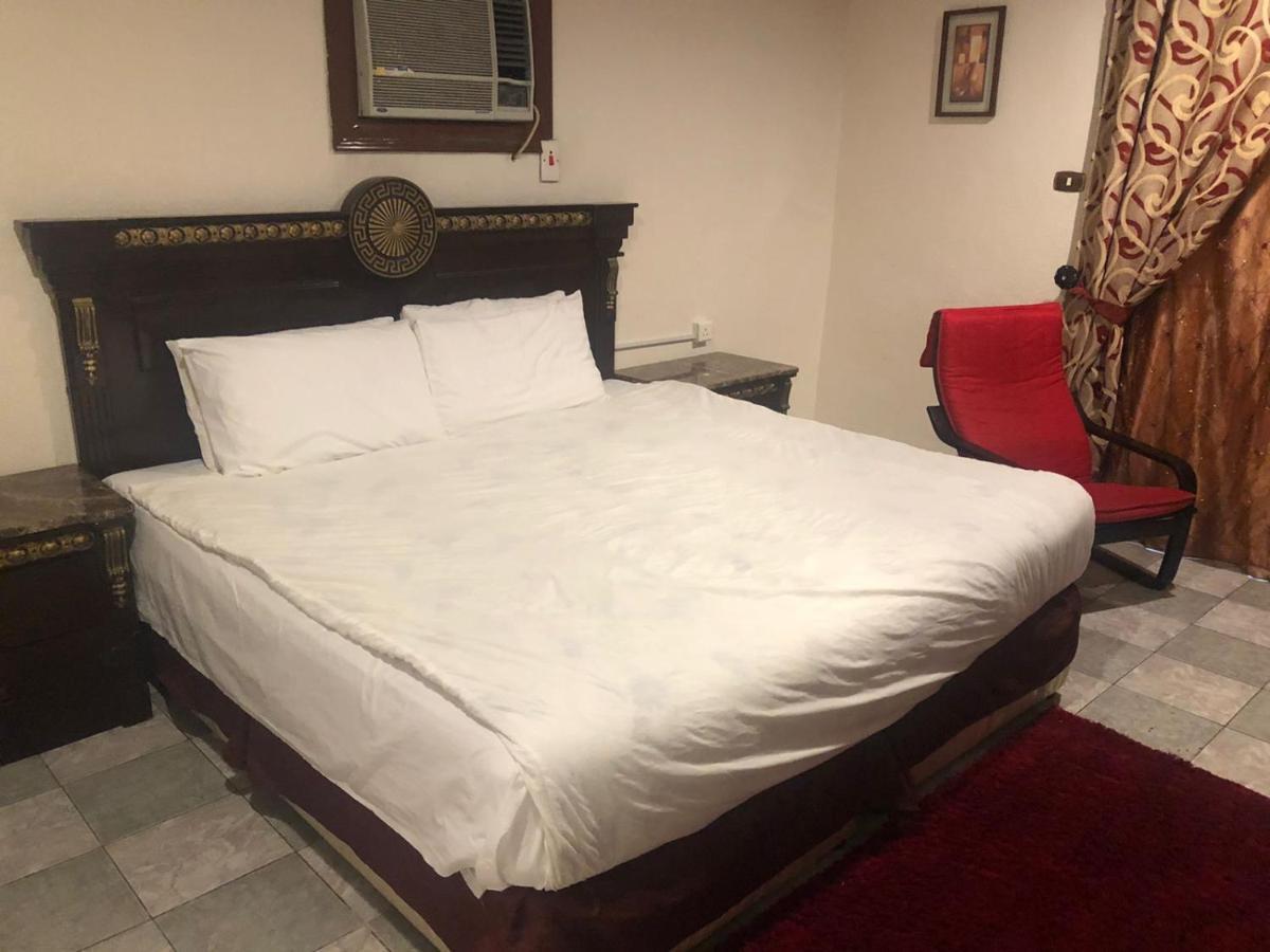 Aparthotel شقق الأول للإيجار الشهري
